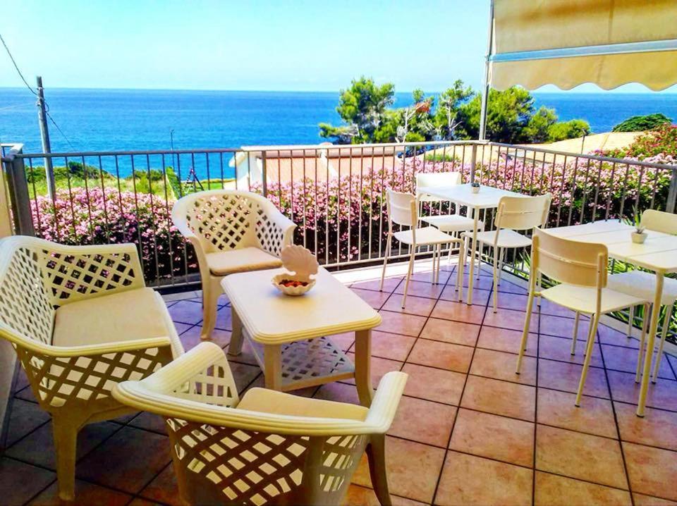 B&B Il Faro Cittadella del Capo Exterior photo